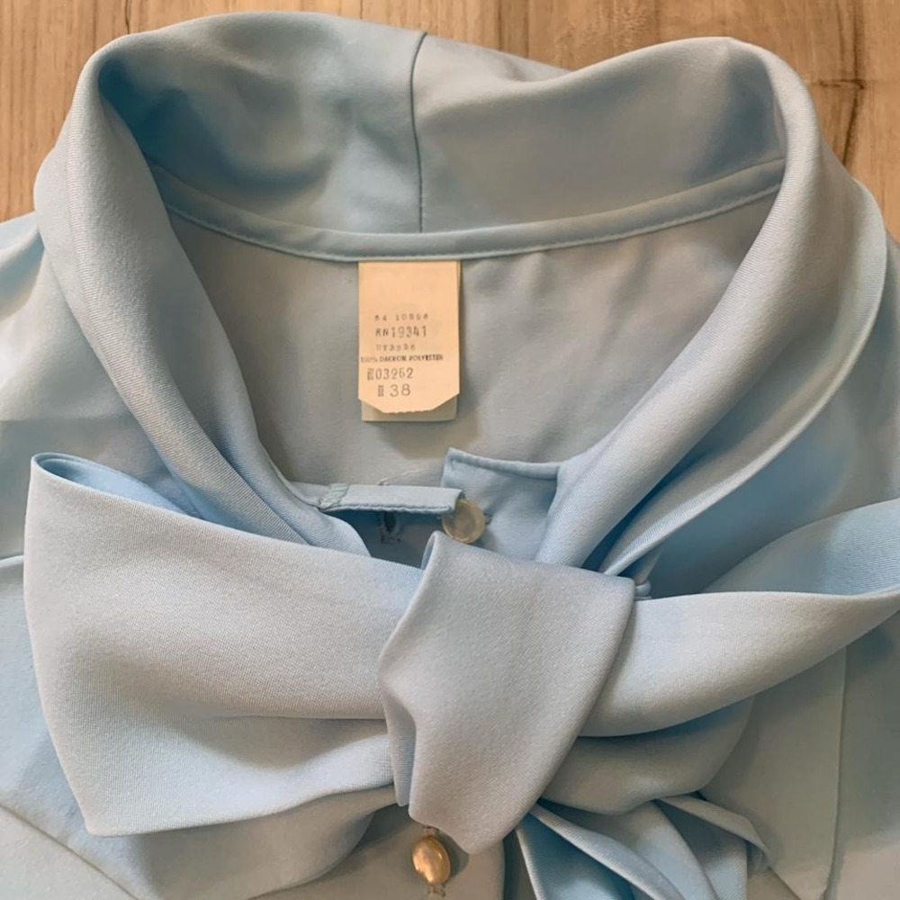 Vintage 1970s light blue Ultressa blouse with bow tie sz‎ 38 NEW WITH TAG - Picture 2 of 6